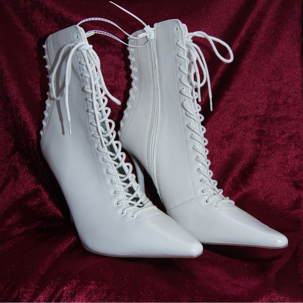 Steve Madeen Allnight Lace-Up Pointed Toe Women's Ankle Boots in White
